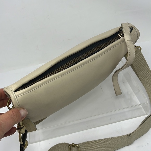 Coach Legacy Vintage 038-007 Cream Bone Zip Top Detachable Crossbody Clutch Bag - Picture 6 of 16